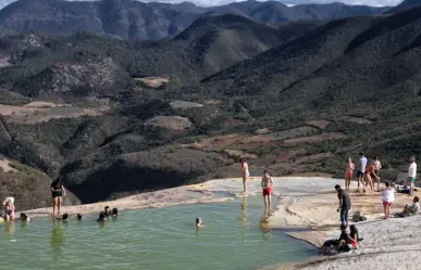El pueblo mágico de Oaxaca donde hay un balneario natural con cascadas petrificadas