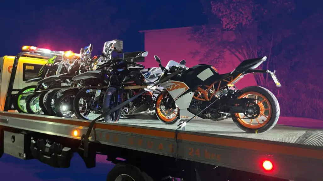 Detienen a motociclistas por violar reglamento vial en Santiago