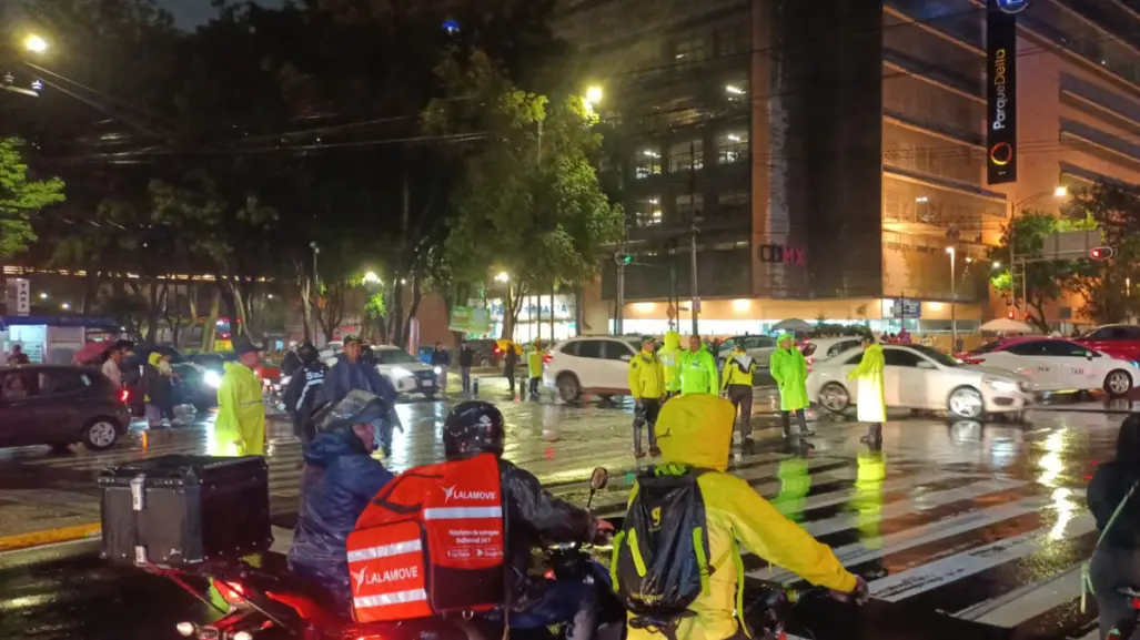 Feministas bloquean calles de CDMX: exigen justicia en carpetas de abuso infantil
