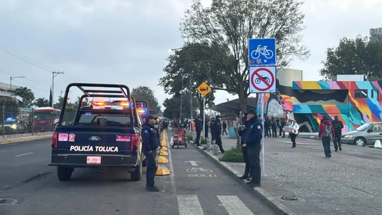 Operativo en Toluca busca frenar la presencia de ambulantes en el centro de la ciudad. Foto: AD Noticias