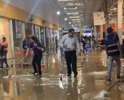 VIDEO | Se inunda Chedraui Durango con tormenta de este 12 de julio