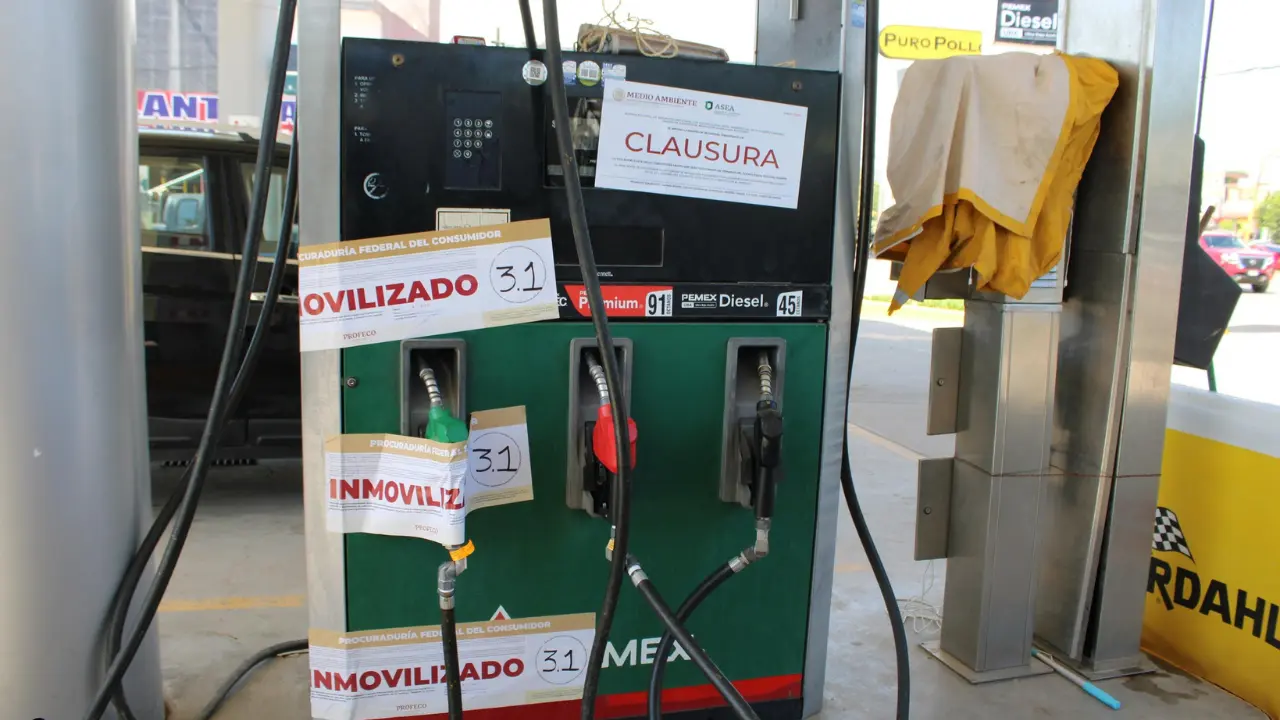 La Profeco y ASEA clausuraron algunas estaciones de servicio en la ciudad capital. Foto: Profeco.