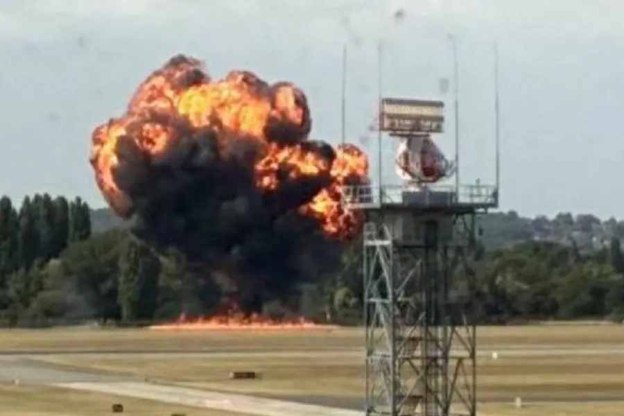 Explota aeronave en Londres tras despegar rumbo a París