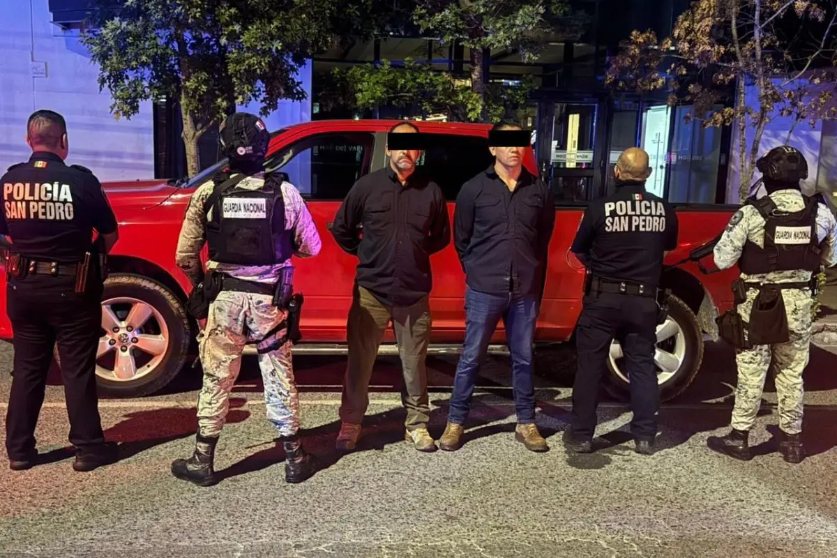Policía de San Pedro detiene a dos hombres. Foto: Policía de San Pedro