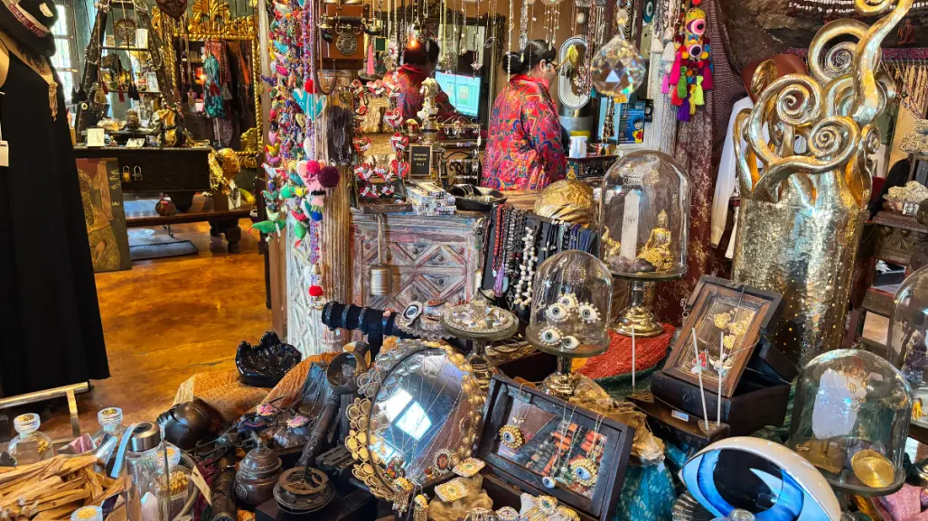 Este bazar en Todos Santos, BCS encanta con su nombre y con todo lo que vende