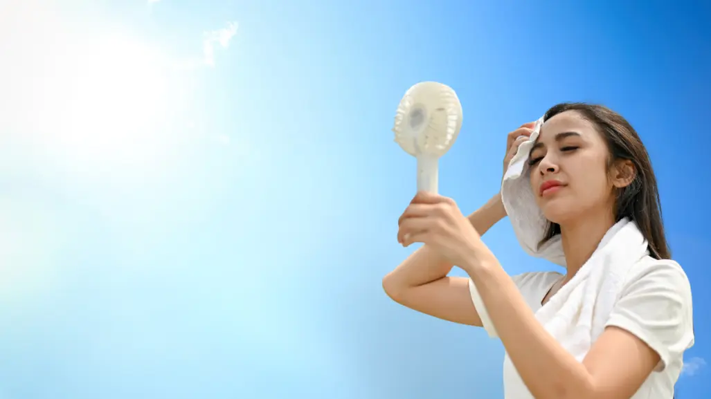 Qué hacer si te da un golpe de calor durante la canícula: síntomas y primeros auxilios