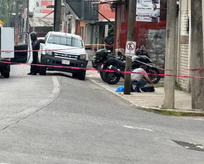 Hombre caminaba con una restos humanos en una bolsa por calles de Coatepec