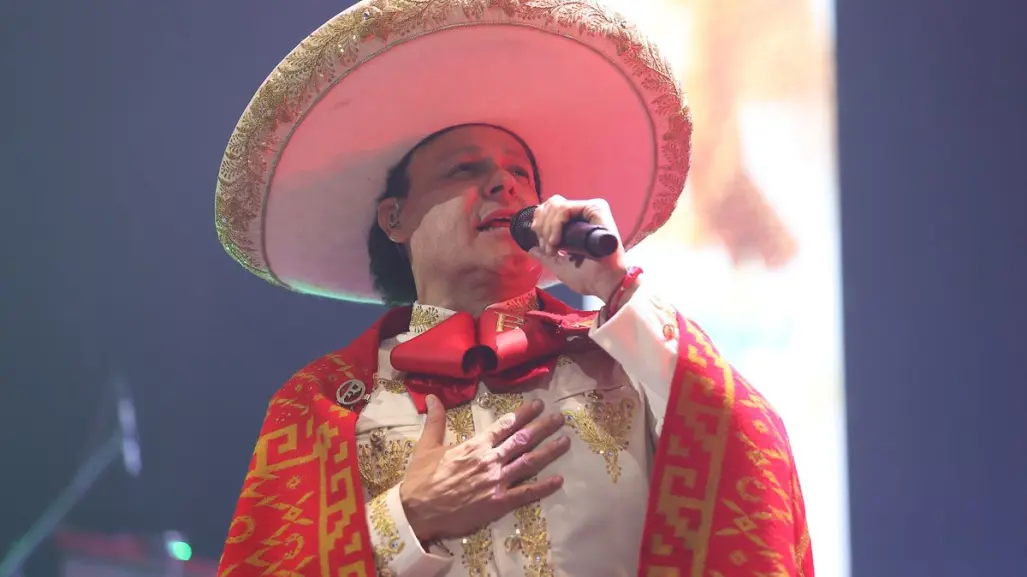 Pedro Fernández deleita con su tour Ave Fénix, en Monterrey