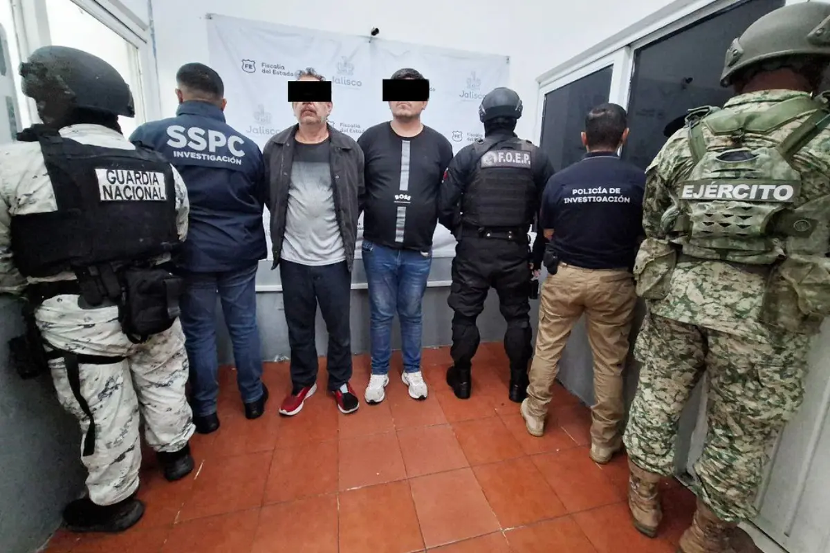 Presuntos asesinos resguardados por autoridades de Jalisco Foto: X(Twitter) @FiscaliaJal