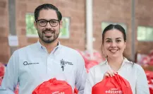 David de la Peña entrega 11 mil paquetes de útiles escolares en Santiago