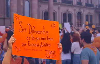 Marchan por el Día Mundial del TDAH en el centro de Monterrey 