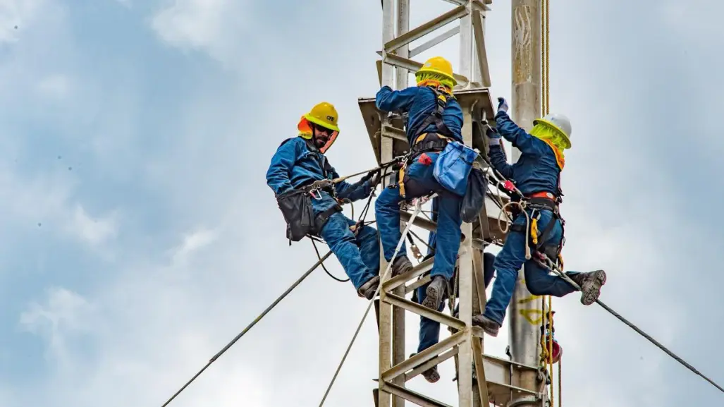 CFE refuerza servicio eléctrico ante canícula y olas de calor
