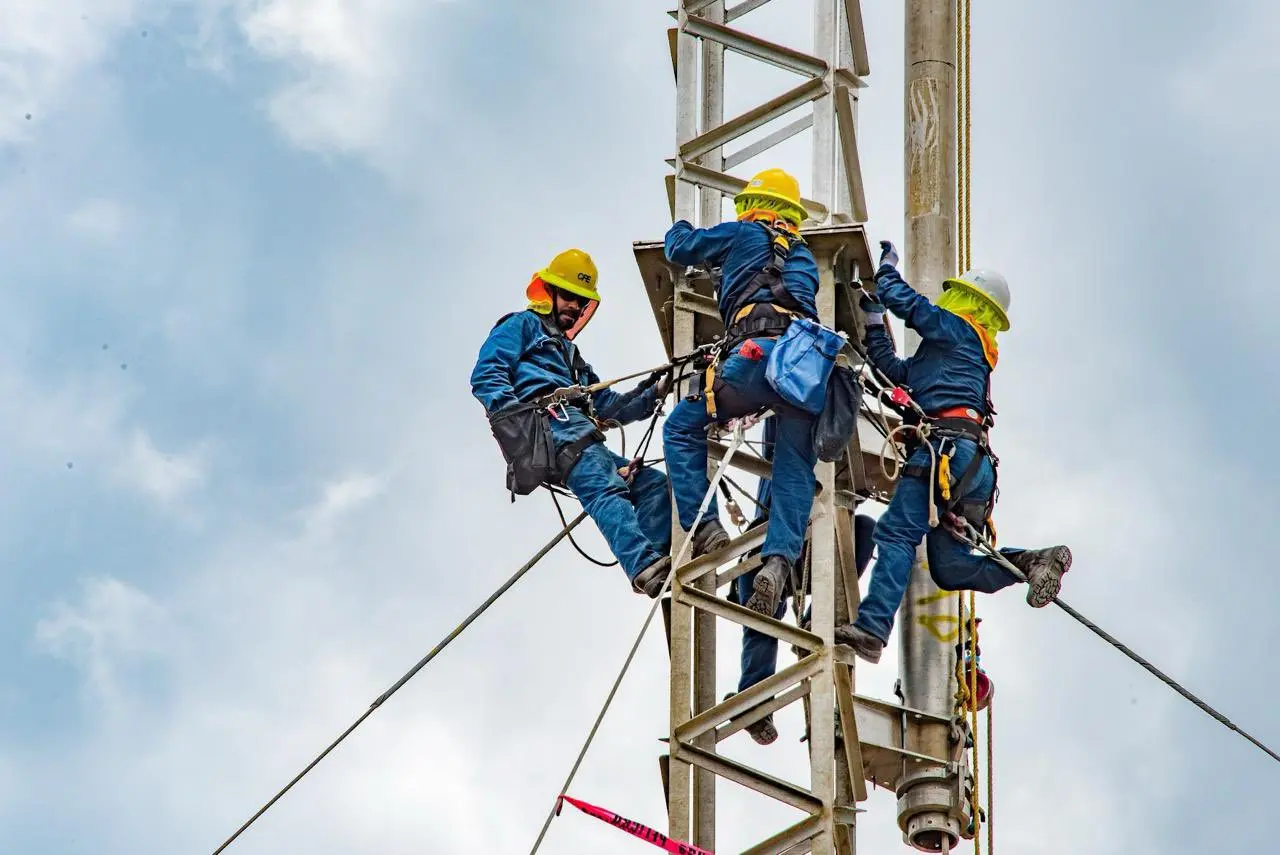 CFE refuerza servicio eléctrico ante canícula y olas de calor. Foto: CFE