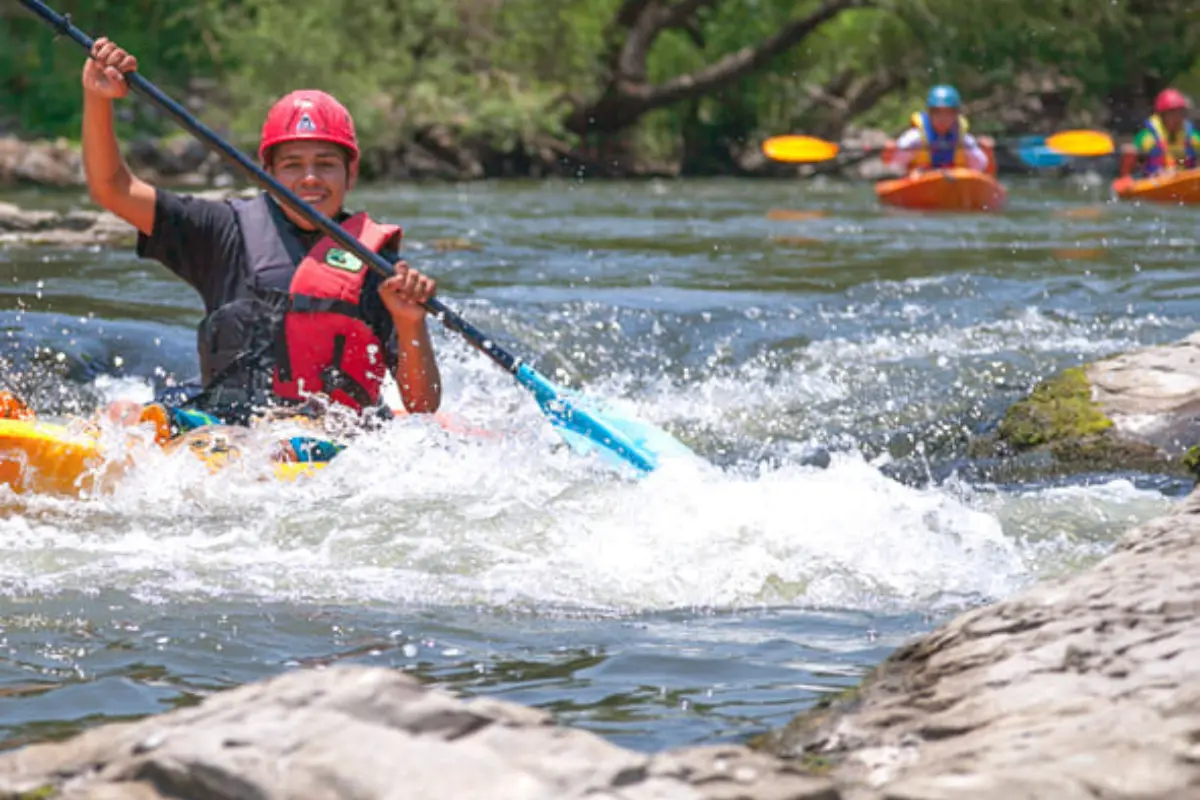 Hidalgo ha ganado popularidad entre el turismo de aventura, tiene espacios para la práctica del kayak en todos los niveles. Foto: programadestinosmexico
