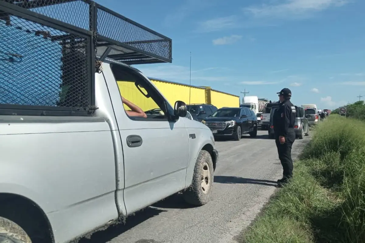 Sorgueros del norte de Tamaulipas bloquean carreteras debido a la falta de apoyos por parte de las autoridades. Foto: Victoria Jiménez