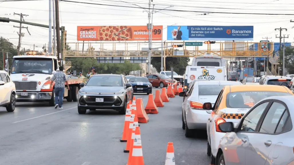 Realiza Monterrey ajustes en carril de contraflujo en Morones Prieto