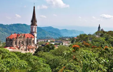 El mítico pueblo mágico cerca de CDMX que desaparece entre montañas y neblina