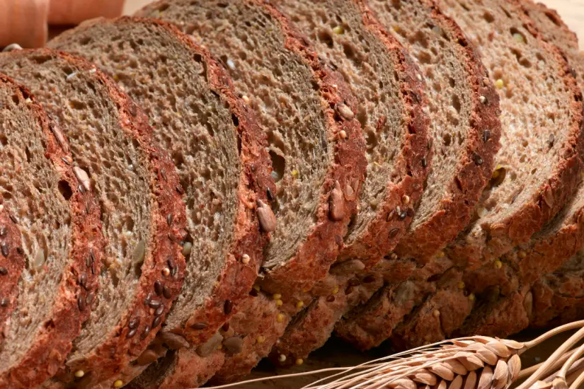 La Profeco ha identificado un pan integral de marca mexicana como la mejor opción por su calidad y precio. Foto: Canva
