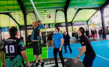 Gobierno de Apodaca renueva canchas con duela sintética de alta calidad