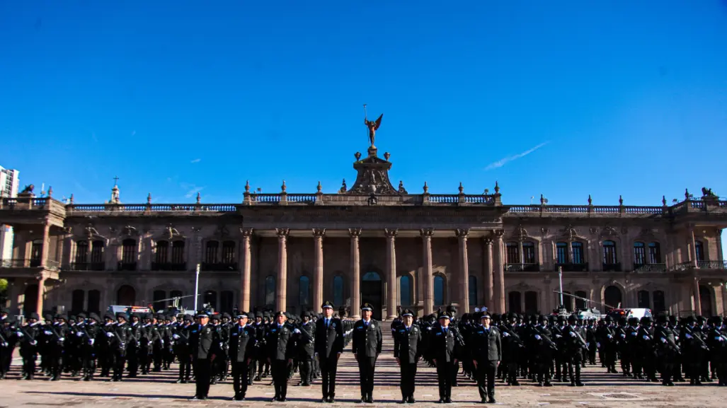 La emblemática plaza pública en la que descansan los restos de neoloneses ilustres