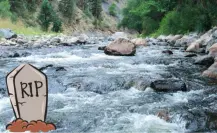 Junto a este río de Durango hay un asombroso pueblo que tiene un antiguo panteón