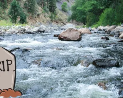 Junto a este río de Durango hay un asombroso pueblo que tiene un antiguo panteón