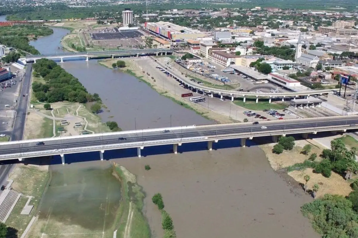 Nuevo Laredo, Tamaulipas y Laredo, Texas, separados por el río Bravo. Foto: Carlos García
