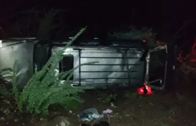 Tamborazo de Villa sufre volcadura en Durango y muere uno de sus integrantes