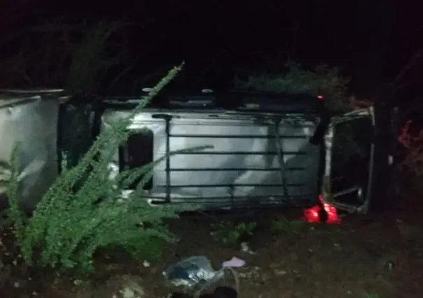 Tamborazo de Villa sufre volcadura en Durango y muere uno de sus integrantes