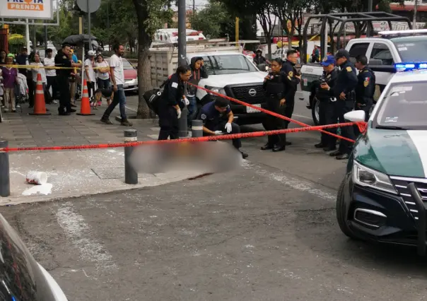 Trabajador muere tras caer de espectacular en Venustiano Carranza