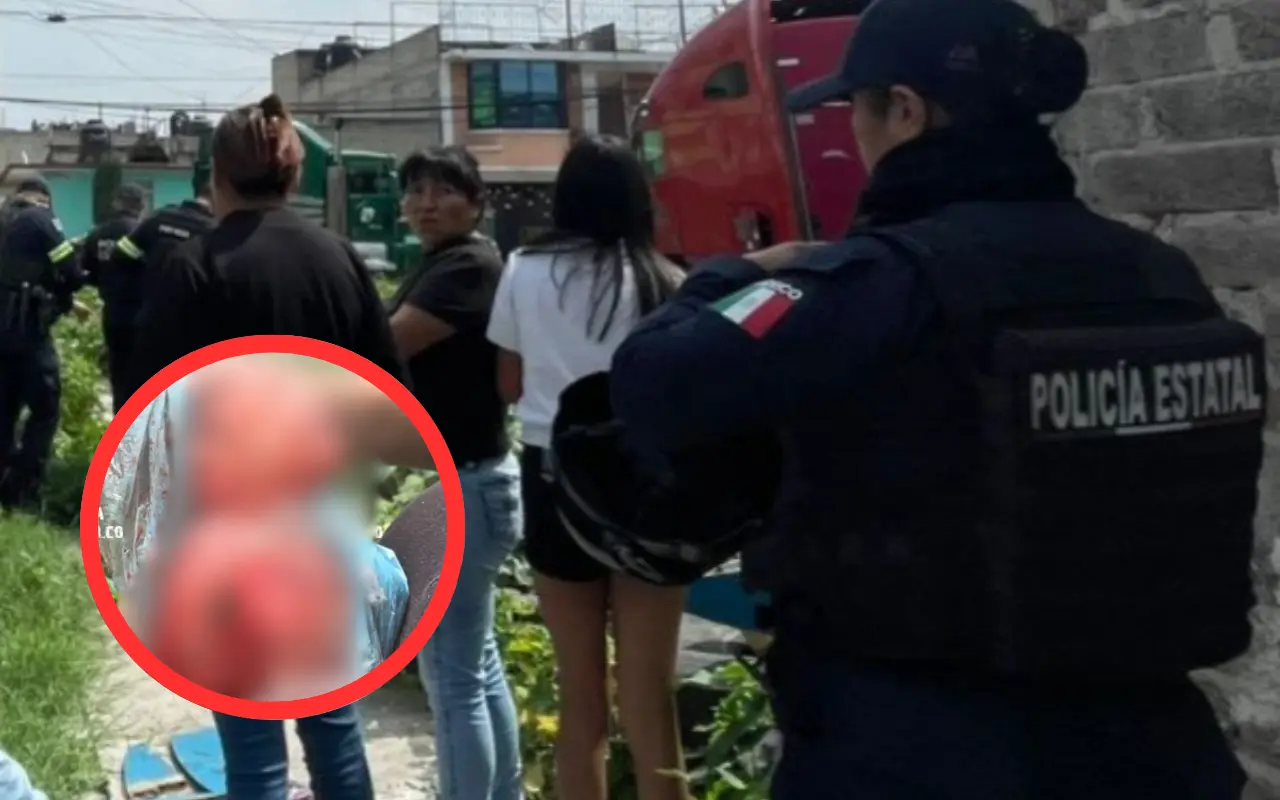 Policías resguardan al bebé que fue encontrado dentro de una bolsa de plástico en Valle de Chalco. Foto: Cortesía