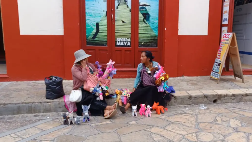 Productos importados desplazan artesanías locales en San Cristóbal de las Casas, Chiapas