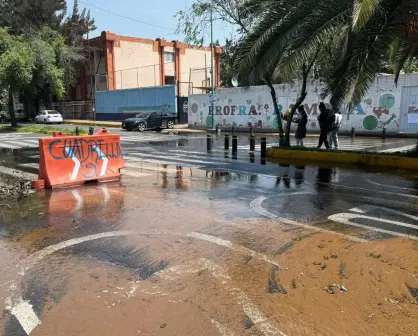 Segunda fuga de agua en Gustavo A. Madero rompe pavimento en El Coyol