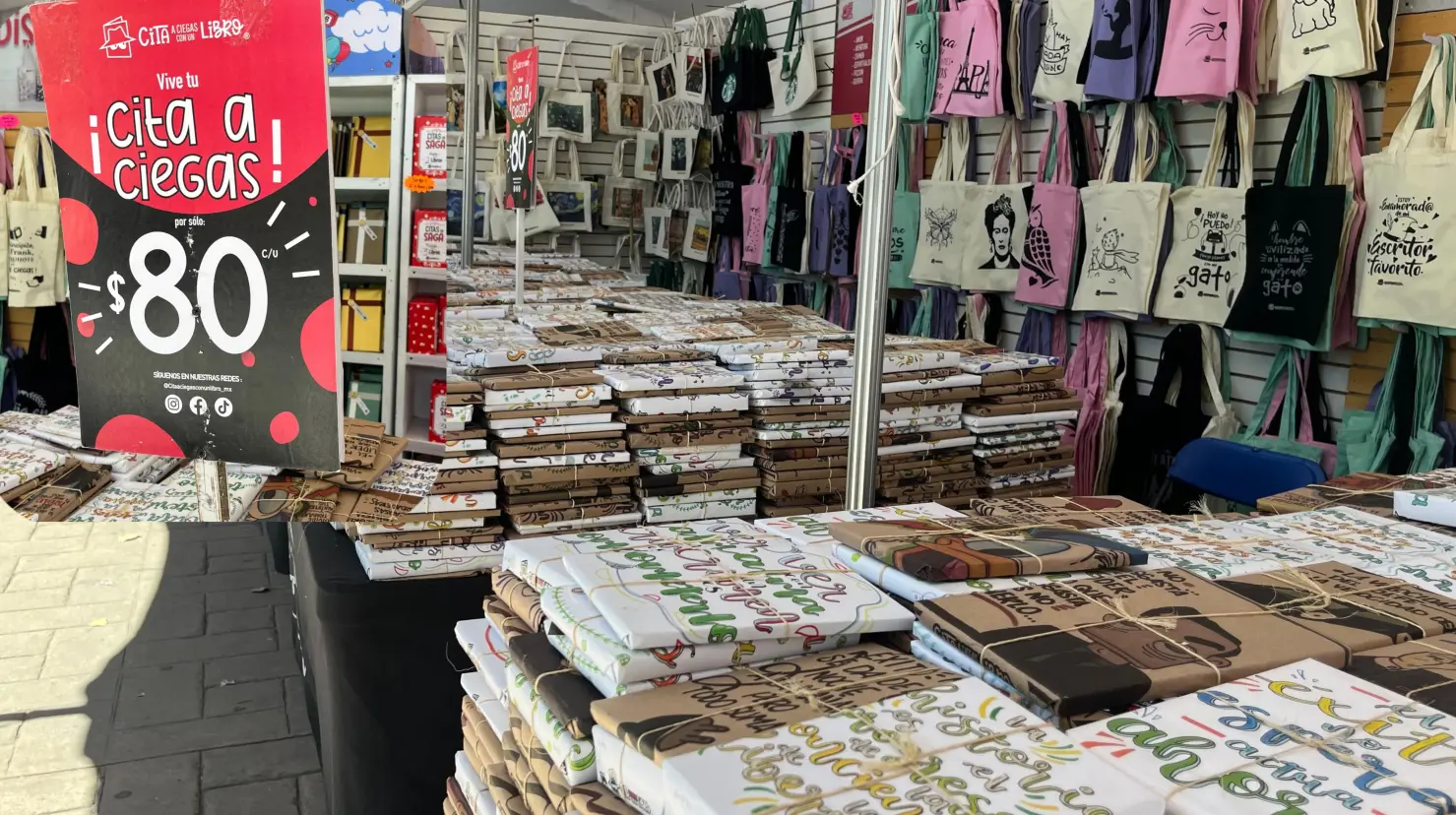 Foto: Jesús Carrillo | Tener una cita a ciegas con un libro es una realidad y es más fácil de lo que se cree