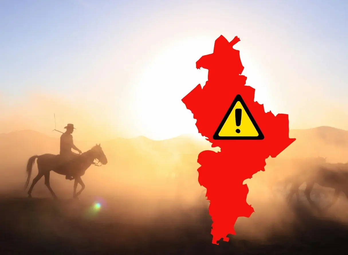 Este fenómeno natural consiste en partículas finas de arena y minerales transportadas por emisiones intensas del Sahara que cruzan el Atlántico y afectan la calidad del aire. Foto: Canva.