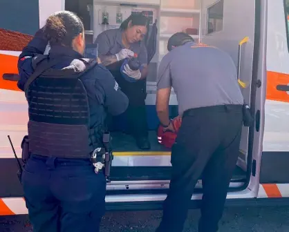 Policía de Pesquería atiende parto sorpresa en plena calle