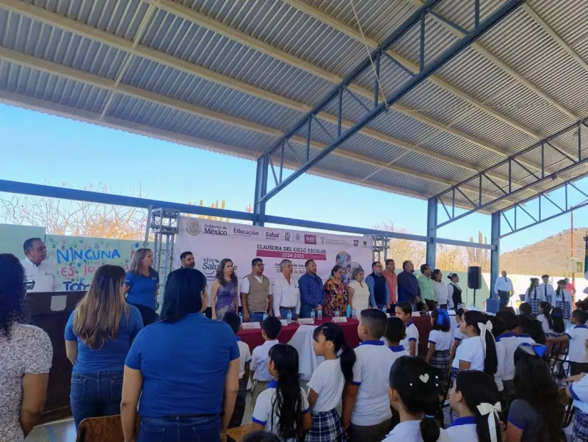 Clausura de fin de cursos en Comondú. Foto: Escuela Primaria Perla del Mar de Cortés Zona 33 Perla del Golfo / Facebook.