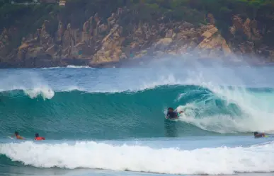 Esta playa de Oaxaca es ideal para los amantes del surf