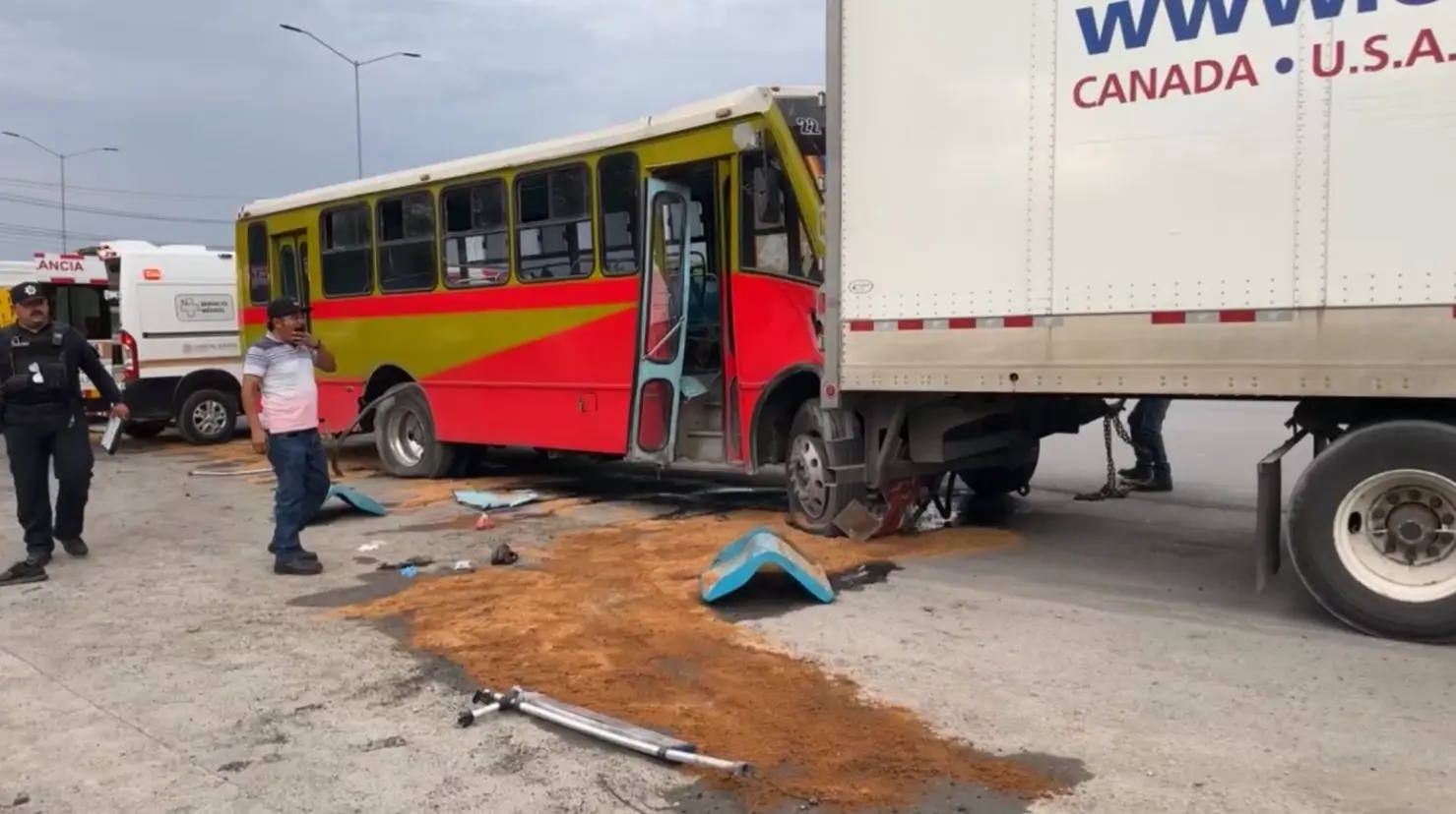El choque dejó cerca de 30 lesionados. (Fotografía: Cortesía)