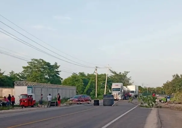 Carretera Centla–Ciudad del Carmen lleva 4 días de bloqueo, ¿cuál es la ruta alterna?
