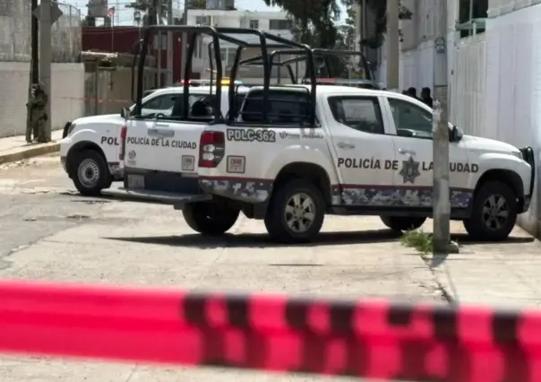Balacera en colegio de Puebla deja mujer sin vida