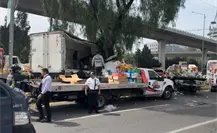 Tráiler cargado de fruta choca en Periférico Norte y ocasiona caos vial en Tlalnepantla Tráiler cargado de fruta choca en Periférico Norte y ocasiona caos vial en Tlalnepantla