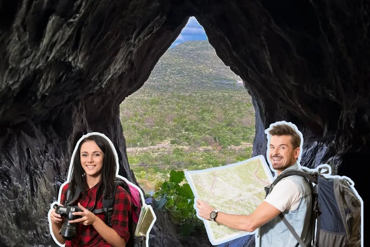 En la cueva La Morita II se pueden encontrar pinturas rupestres de los primeros pobladores de Nuevo León de hace 11 mil años. Foto: Facebook Villaldama Nuevo León / Canva