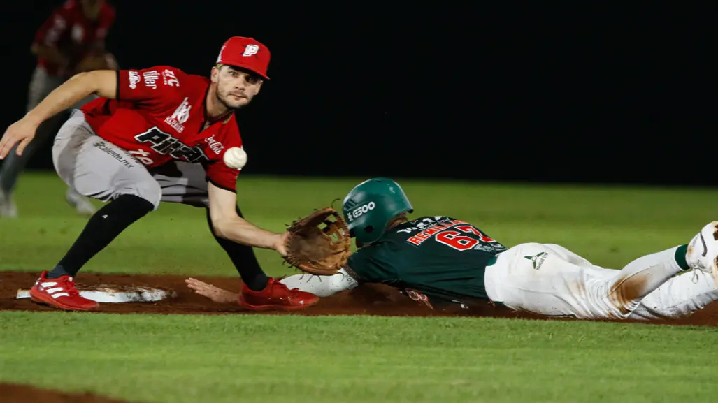 Piratas vence a Leones de Yucatán con 4 cañonazos