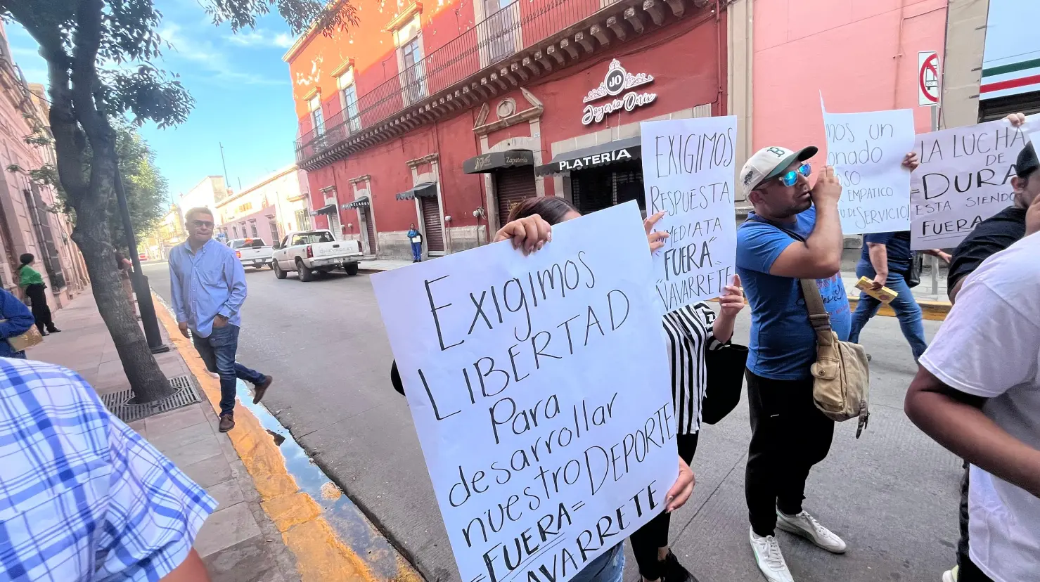 Foto: Jesús Carrillo | Boxeadores y luchadores esperan ser escuchados.