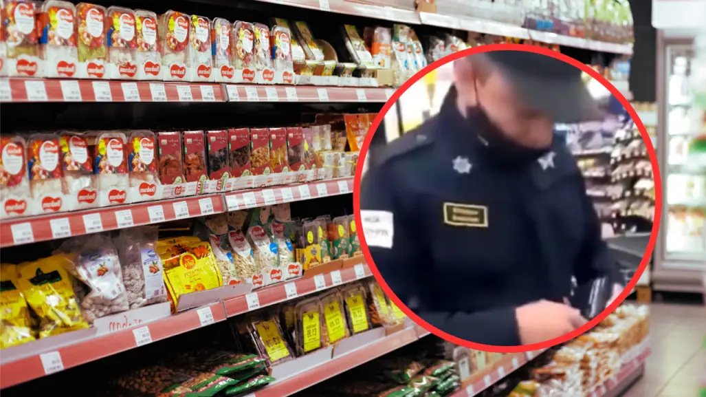 Policía de Neza es sorprendido robando en supermercado, fue detenido con las manos en la bolsa