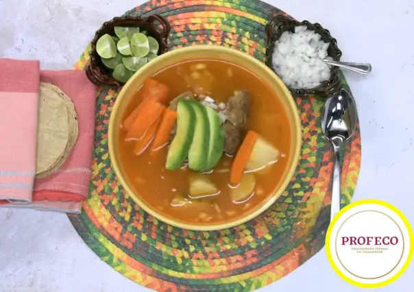 Prepara un caldo de res con verduras por menos de 350 pesos