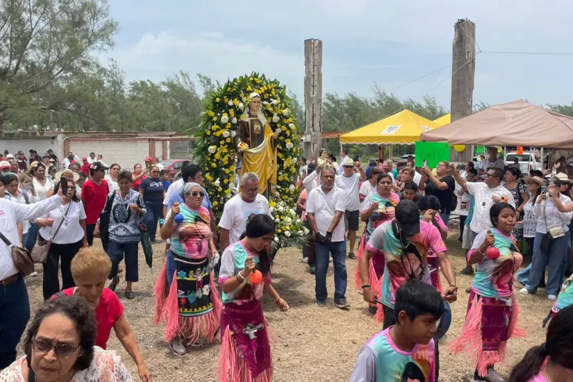 Procesión de la virgen del Carmen en el sur de Tamaulipas. Foto: Axel Hassel