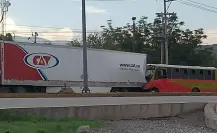 Accidente entre tráiler y ruta Ramos Arizpe y deja más de 30 heridos