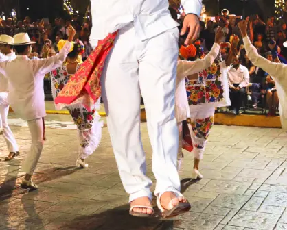 Alpargatas, auténticas joyas que hacen lucir al jaranero en Yucatán